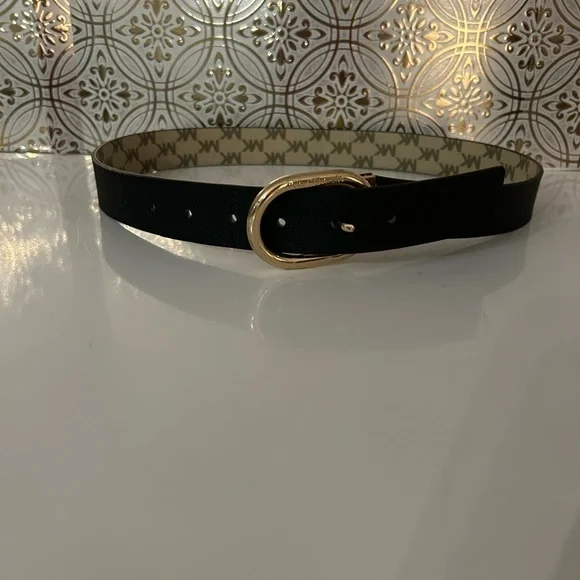 Michael Kors Signature Black and Gold Belt Reversible - Picture 3 of 5